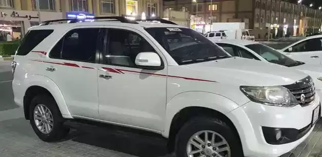 Kullanılmış Toyota 4-Runner Satılık içinde Al Sadd , Doha #7543 - 1  image 